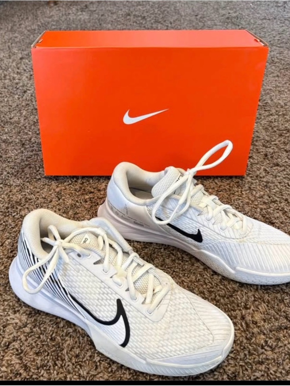 Nike Women’s zoom vapor pro 2 White Athletic tennis Shoes